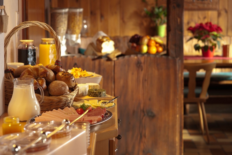 brasserie-LA BOLLENE VESUBIE-min_breakfast_buffet_food_restaurant_meal_hotel_plate_fresh-718745